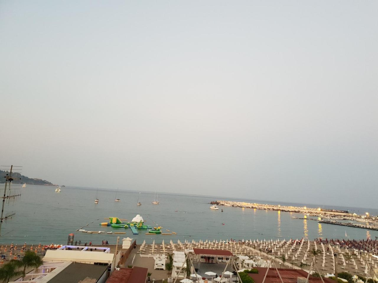 Th Luxury Rooms & Apartment Giardini Naxos Exterior foto